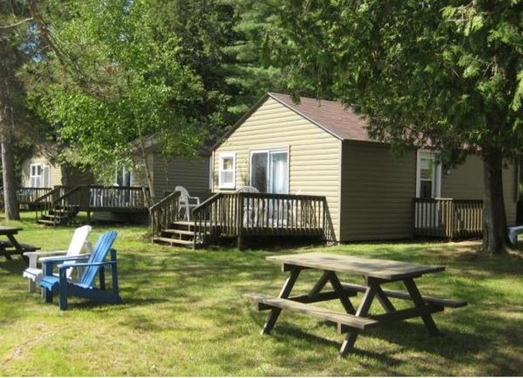 Cloverleaf Cottages Oxtongue Lake الغرفة الصورة